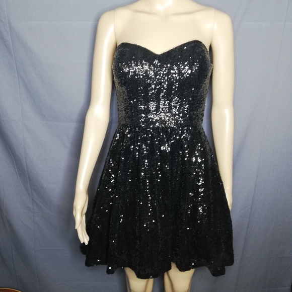 B Darlin Dresses & Skirts - B. Darlin strapless black sequined mini dress